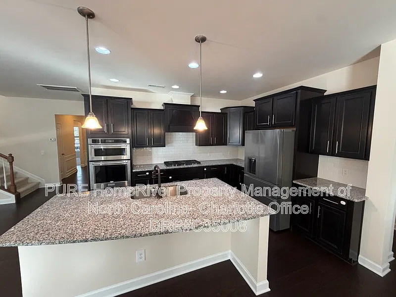 150 Farmers Folly Dr