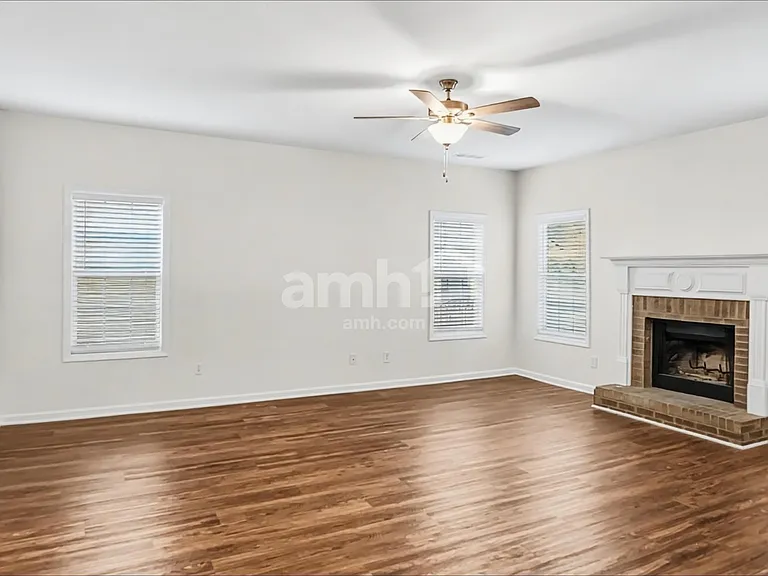131 Village Dr — Photo 7