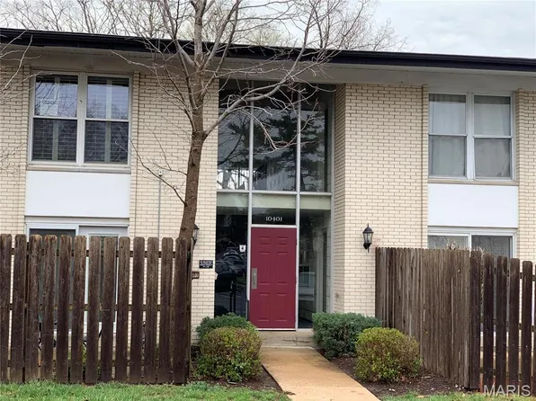 10401 Briarbend Dr APT 9, Saint Louis, MO 63146