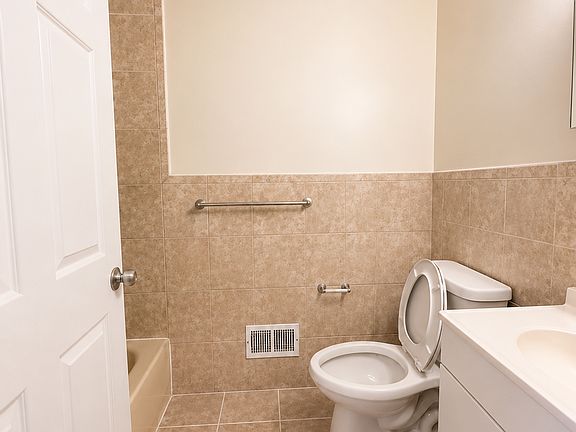 5th image of 26 22nd St