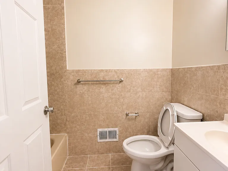 26 22nd St #2A — Photo 4