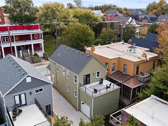 3rd image of 412 Olive St