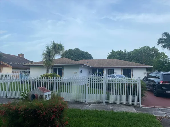 15947 SW 112th Pl, Miami, FL 33157