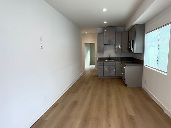 2nd image of 11275 Chivers Ave