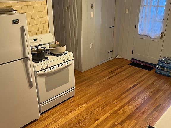 4th image of 8 Parkway Floor 1