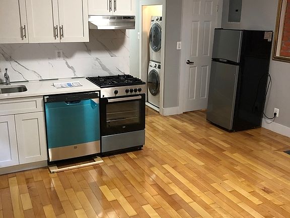 3rd image of 449 W 51st St #1RR6