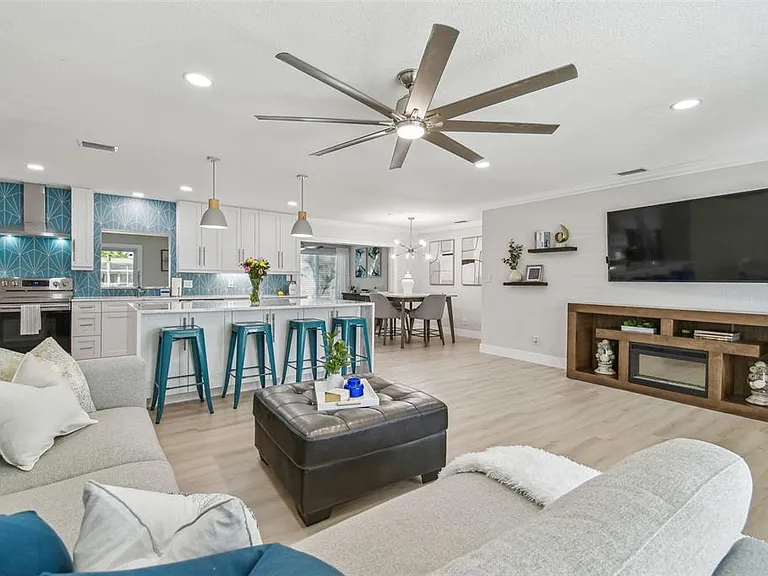 3922 Fontainebleau Dr — Photo 9