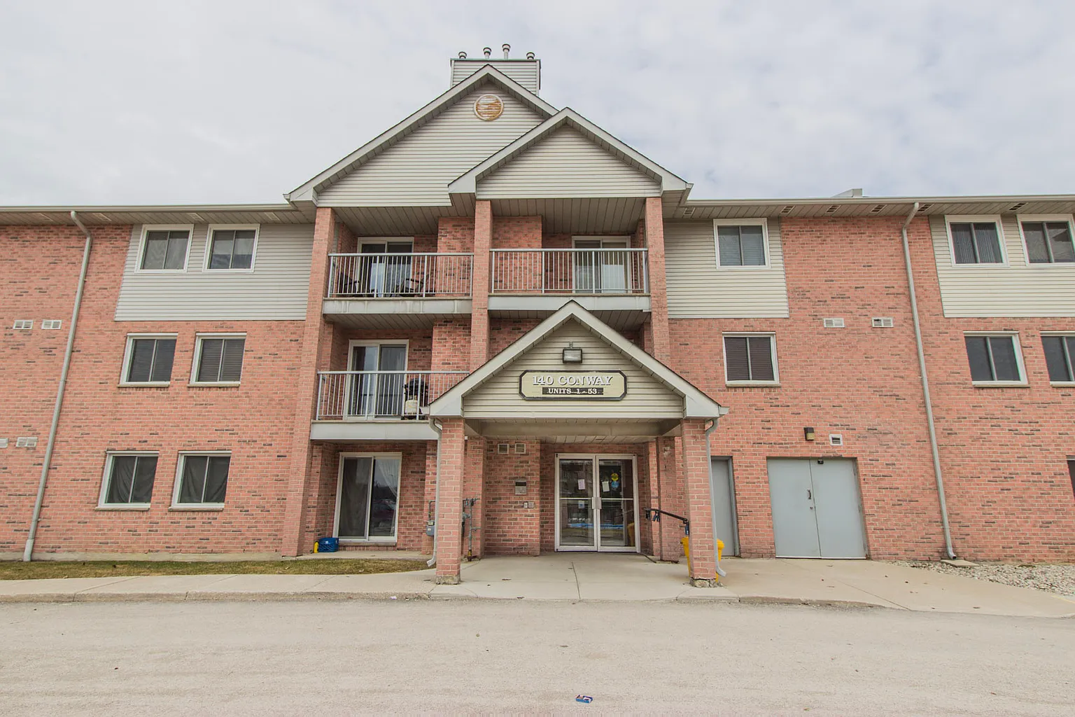140 Conway Dr photo 1