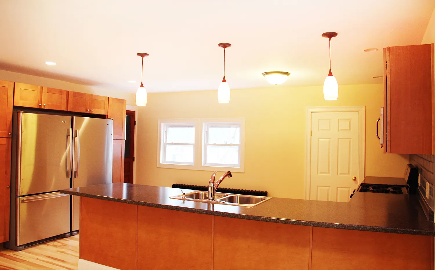 6 Bedroom House - 187 N. Champlain Burlington- June 1st 2027! — Photo 3