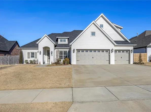 1604 Timberline Ave, Lowell, AR 72745