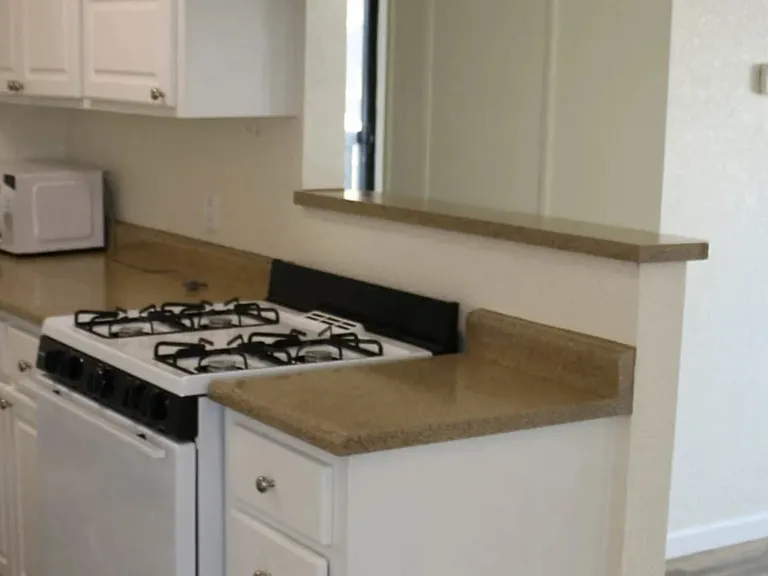 Oak Park Apartments — Photo 5