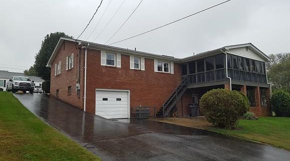 2nd image of 622 Southview Rd