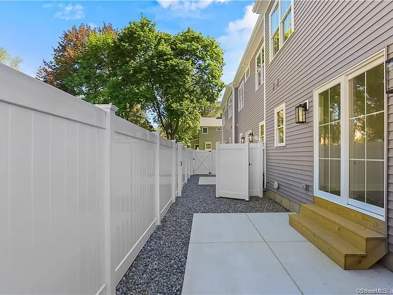 348 Halley Ave #348 — Photo 3