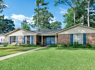 9826 High Point Dr, Shreveport, LA 71106