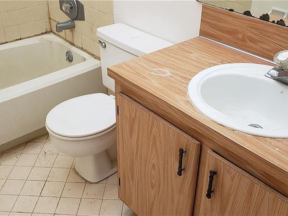 4th image of 3122 Fairwood Ct #3122