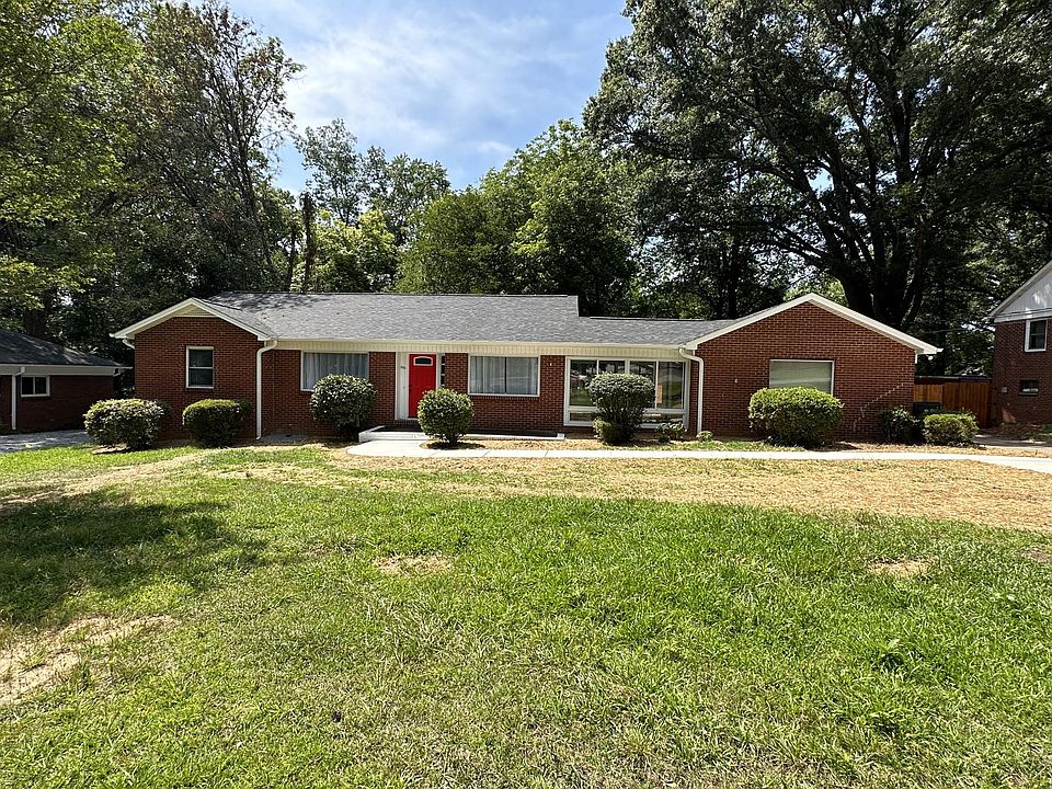 1st image of 819 Ashmore Dr