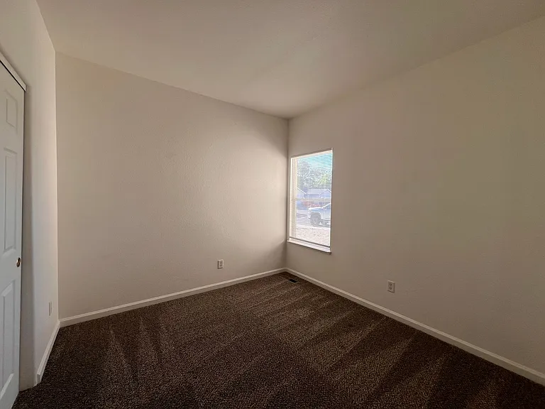 1258 Eider Cir — Photo 24