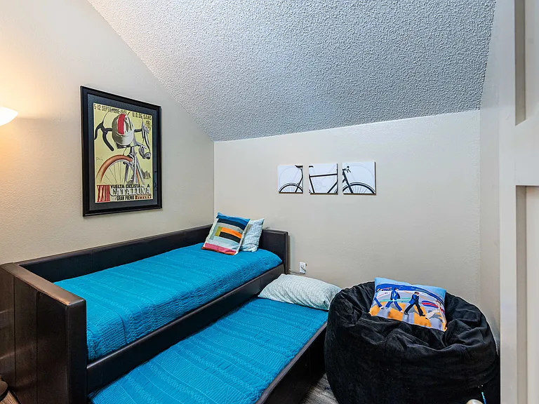 300 Sterling Way #8 — Photo 12