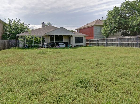 1012 Whistle Stop Dr, Saginaw, TX 76131