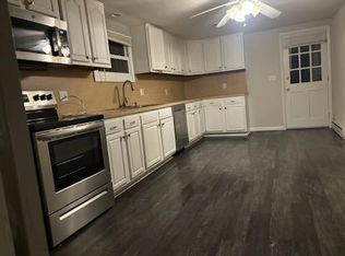 1637 E Oakhurst Dr, Bethlehem, PA 18015