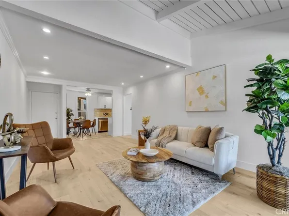 1010 W Macarthur Blvd APT 8, Santa Ana, CA 92707