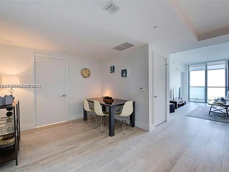 121 34th St #CU-806 — Photo 6