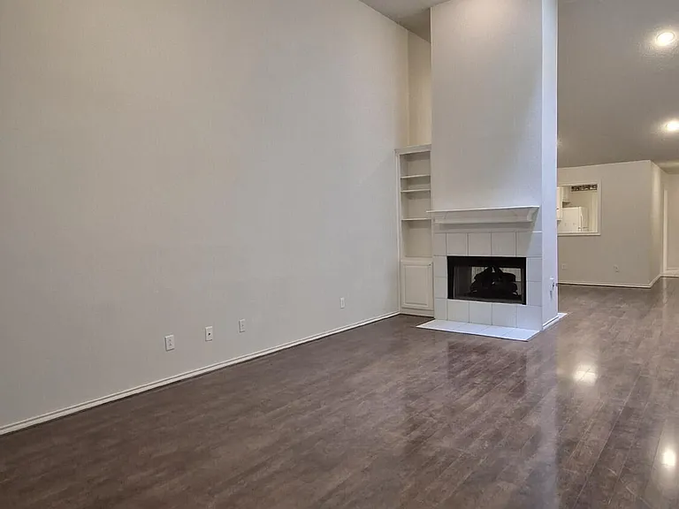 5704 York Ave — Photo 11