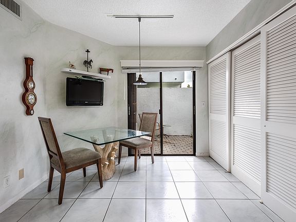 5th image of 7563 Glendevon Lane #1301