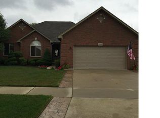 18388 Country Club Dr, Macomb, MI