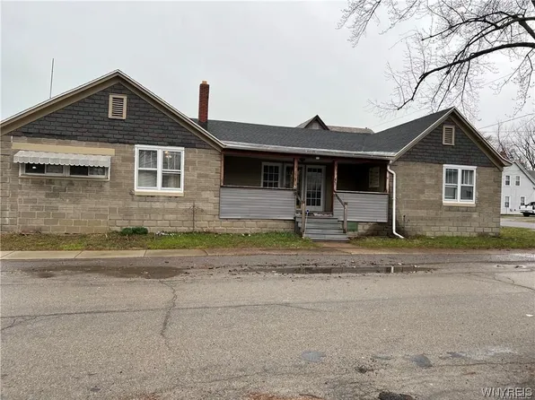 104 N Sisson St, Dunkirk, NY 14048