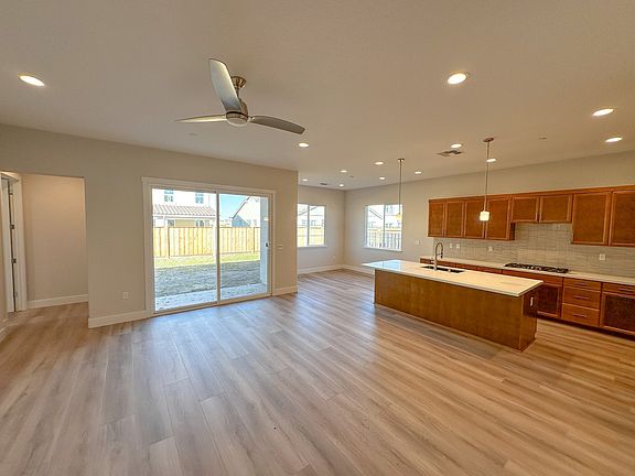 Homesite 640 - Kitchen Living