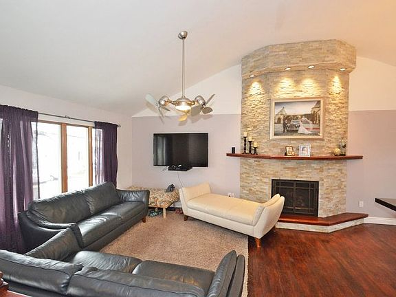 5th image of 2530 Peconic Ave