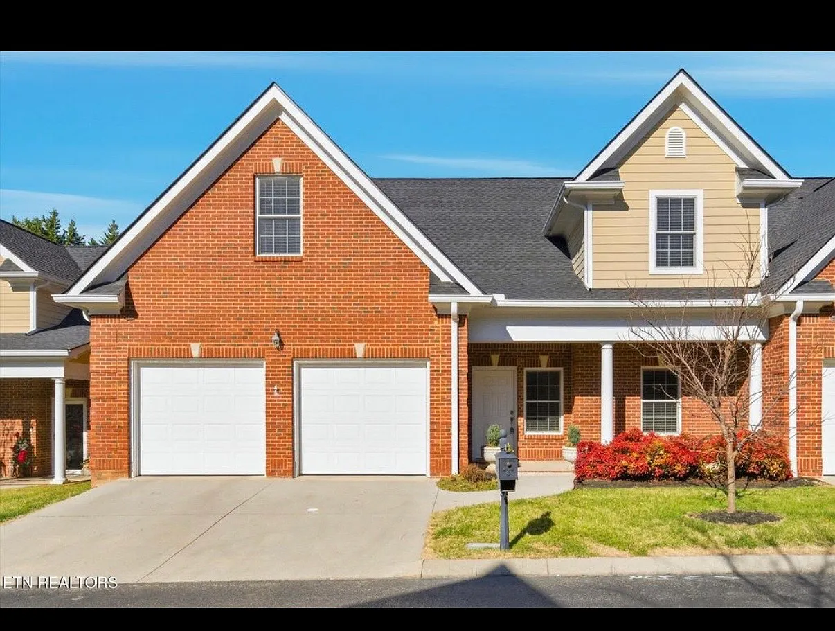3 bed, 2.5 bath, 2670 sqft, $2,950 — Photo 1