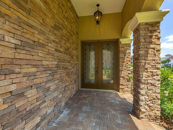 4th image of 319 Ocean Crest Dr