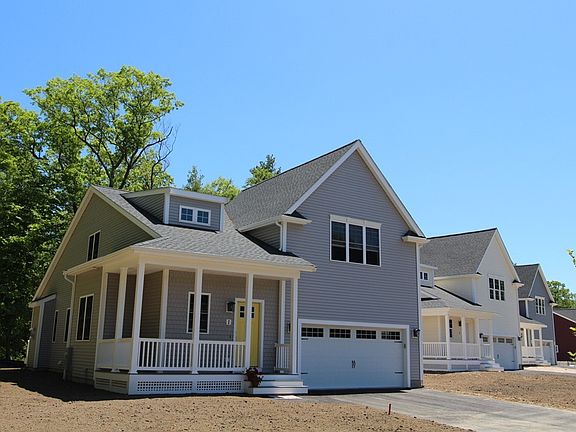 4th image of 31 Acorn Pl #31