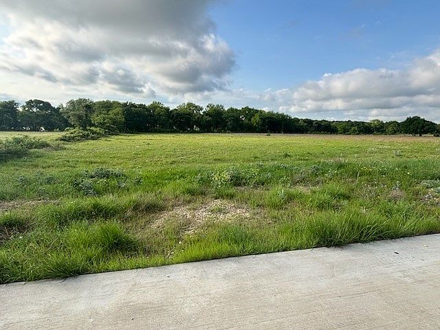 1st image of Hill Creek Ln