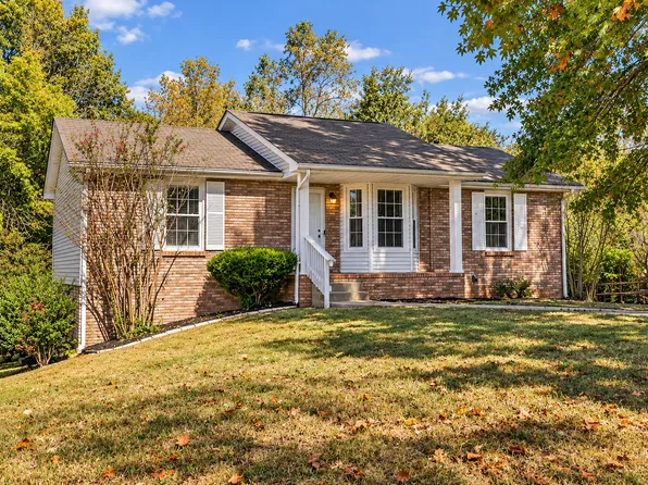 740 Acorn Dr, Clarksville, TN 37043