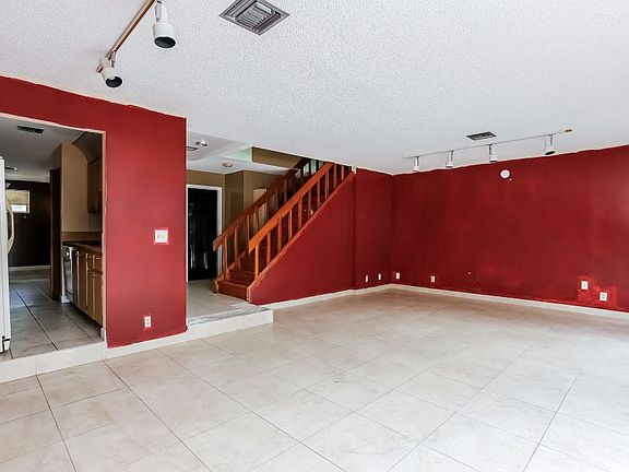 4th image of 828 NW 81st Way #11