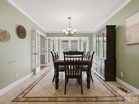 3rd image of 1938 Candlewick Dr