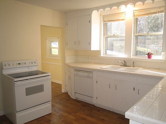 4th image of 716 Hill Ave