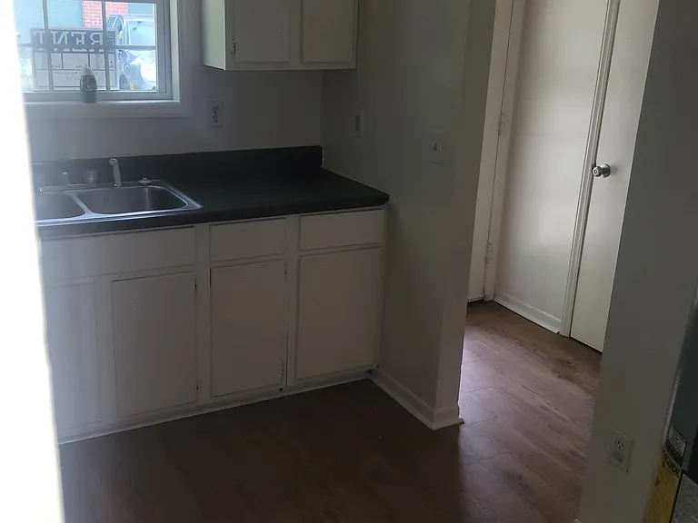 110 Arlington Retreat Apartments #4 — Photo 4