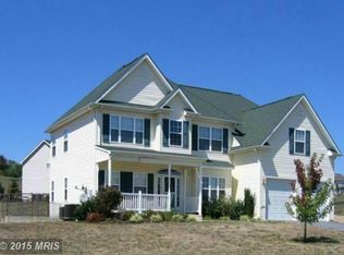 439 Crushed Apple Dr, Martinsburg, WV 25403