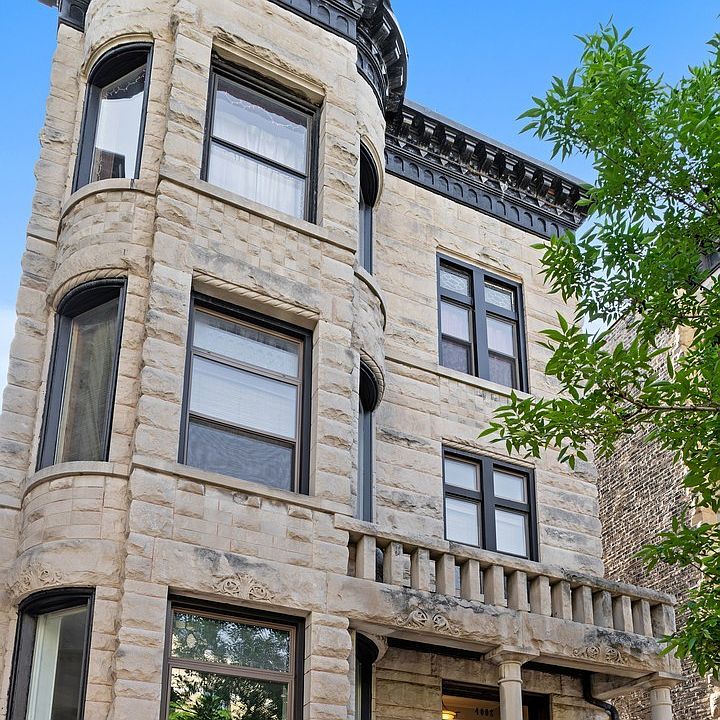 1st image of 4008 N Clarendon Ave #1B