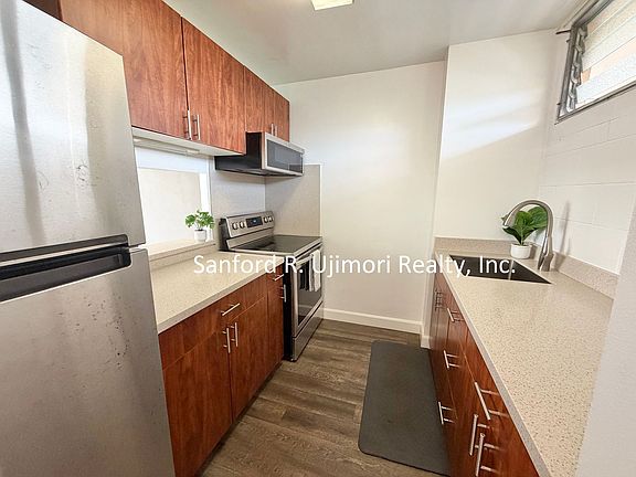 3rd image of 1121 Ala Napunani St APT 201