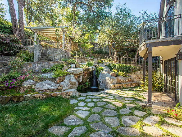 87 Butterfly Ln — Photo 32
