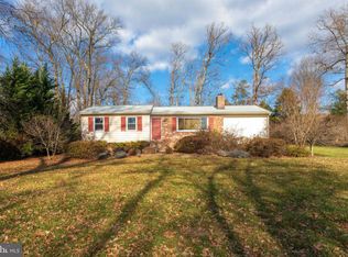 8327 Hilltop Ave, Vienna, VA 22182