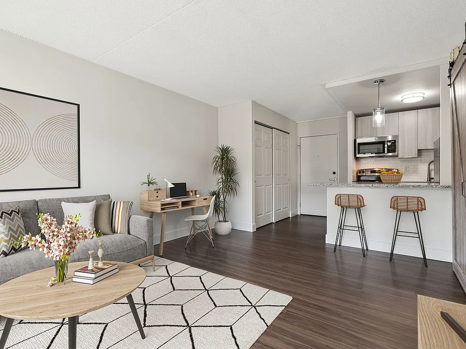 Center Square Apartments