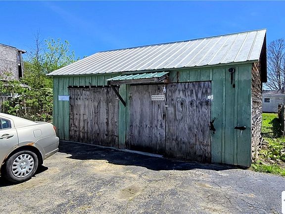 3rd image of 9 Colwell St