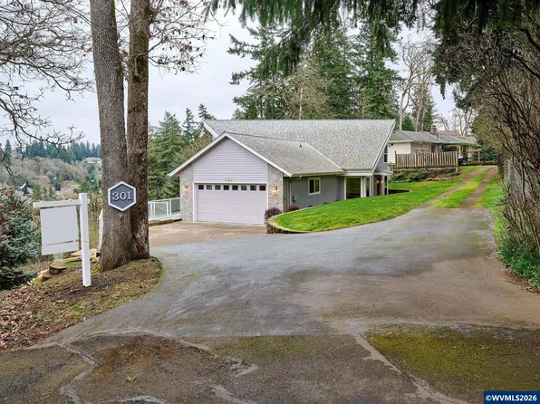 301 Edgewood Dr, Silverton, OR 97381