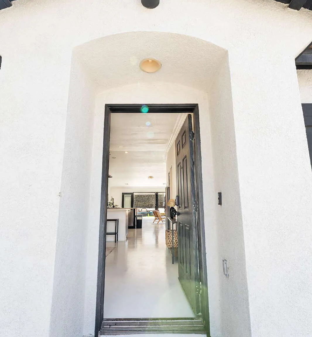 4 bed, 2.0 bath, 1841 sqft, $3,400 — Photo 4